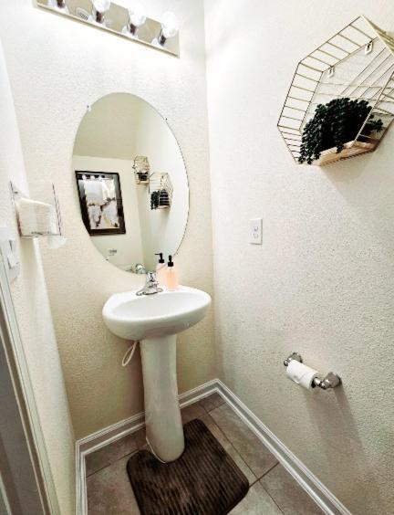 Orange Park Townhome Vacation Rental With Patio! ภายนอก รูปภาพ