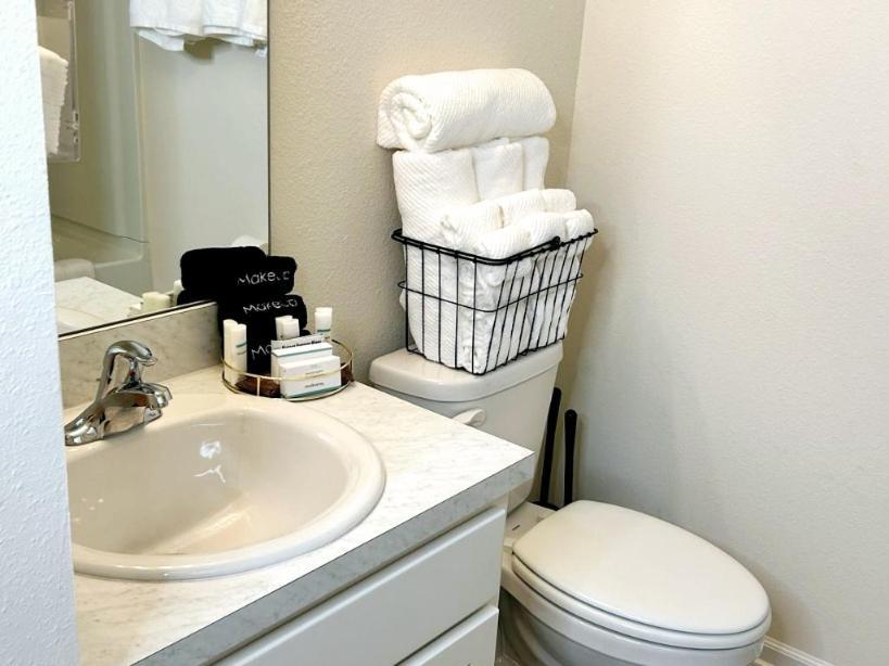 Orange Park Townhome Vacation Rental With Patio! ภายนอก รูปภาพ
